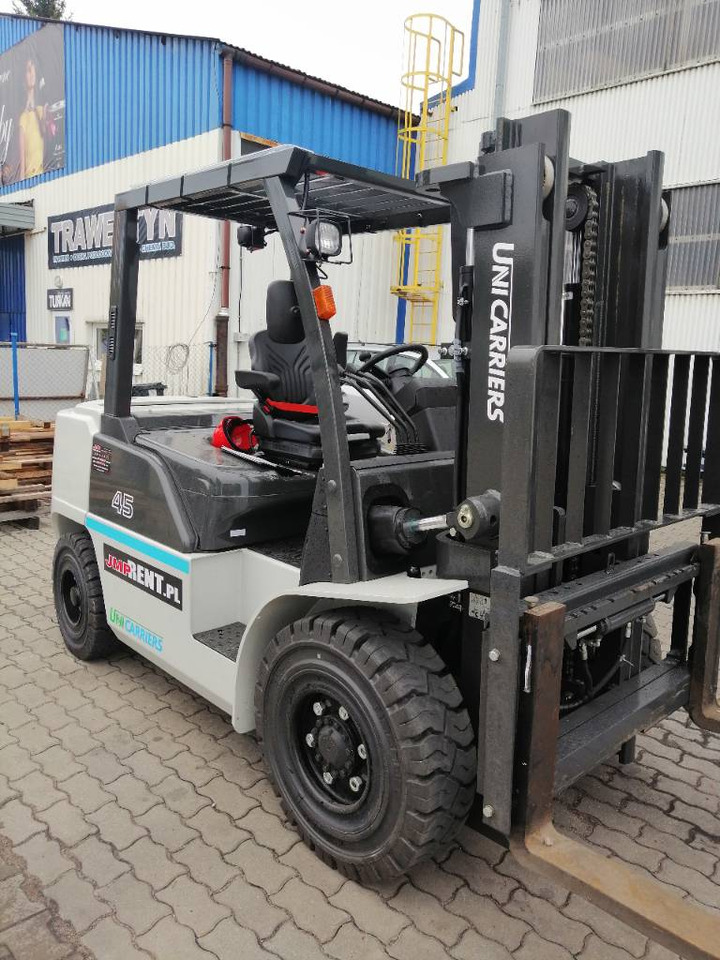 UniCarriers D1 F4 A45Q GX45 - Dieselstapler: das Bild 2 UniCarriers D1 F4 A45Q GX45 - Dieselstapler: das Bild 2