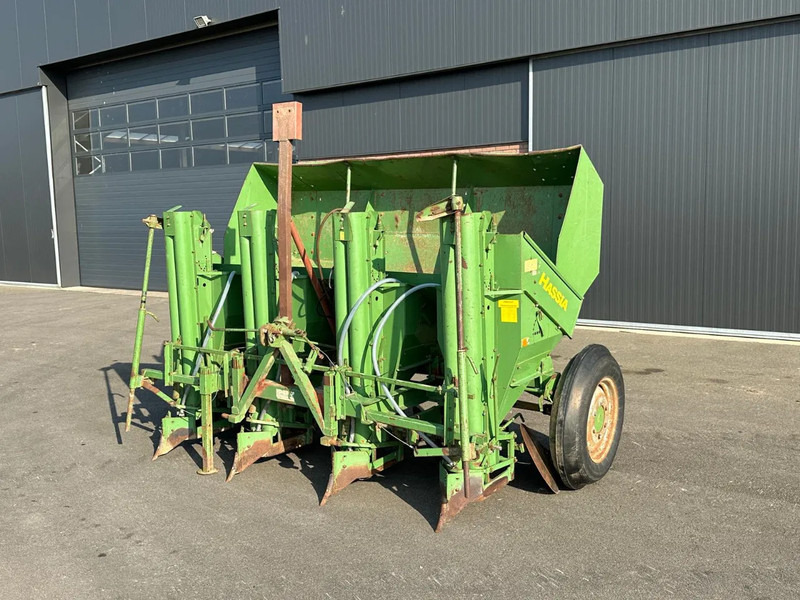 Hassia GLB4D - Kartoffellegemaschine: das Bild 1 Hassia GLB4D - Kartoffellegemaschine: das Bild 1