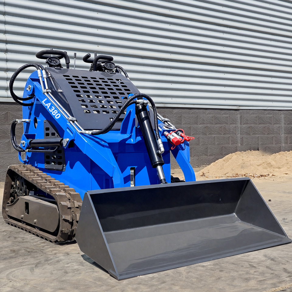 LEZUM LA380 Mini Skid Steer Loader Compact Track Diesel Cheap Mini Skid Steer Loader For Sale With Mini Skid Steer Attachments 4 In 1 Bucket - Kompaktlader: das Bild 3 LEZUM LA380 Mini Skid Steer Loader Compact Track Diesel Cheap Mini Skid Steer Loader For Sale With Mini Skid Steer Attachments 4 In 1 Bucket - Kompaktlader: das Bild 3