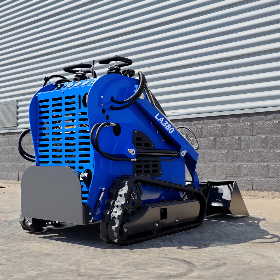 Kompaktlader LEZUM Free Shipping LA380 Mini Skid Steer Loader Compact Track Diesel Cheap Mini Skid Steer Loader For Sale With Mini Skid Steer Attachments 4 In 1 Bucket: das Bild 6 Kompaktlader LEZUM Free Shipping LA380 Mini Skid Steer Loader Compact Track Diesel Cheap Mini Skid Steer Loader For Sale With Mini Skid Steer Attachments 4 In 1 Bucket: das Bild 6