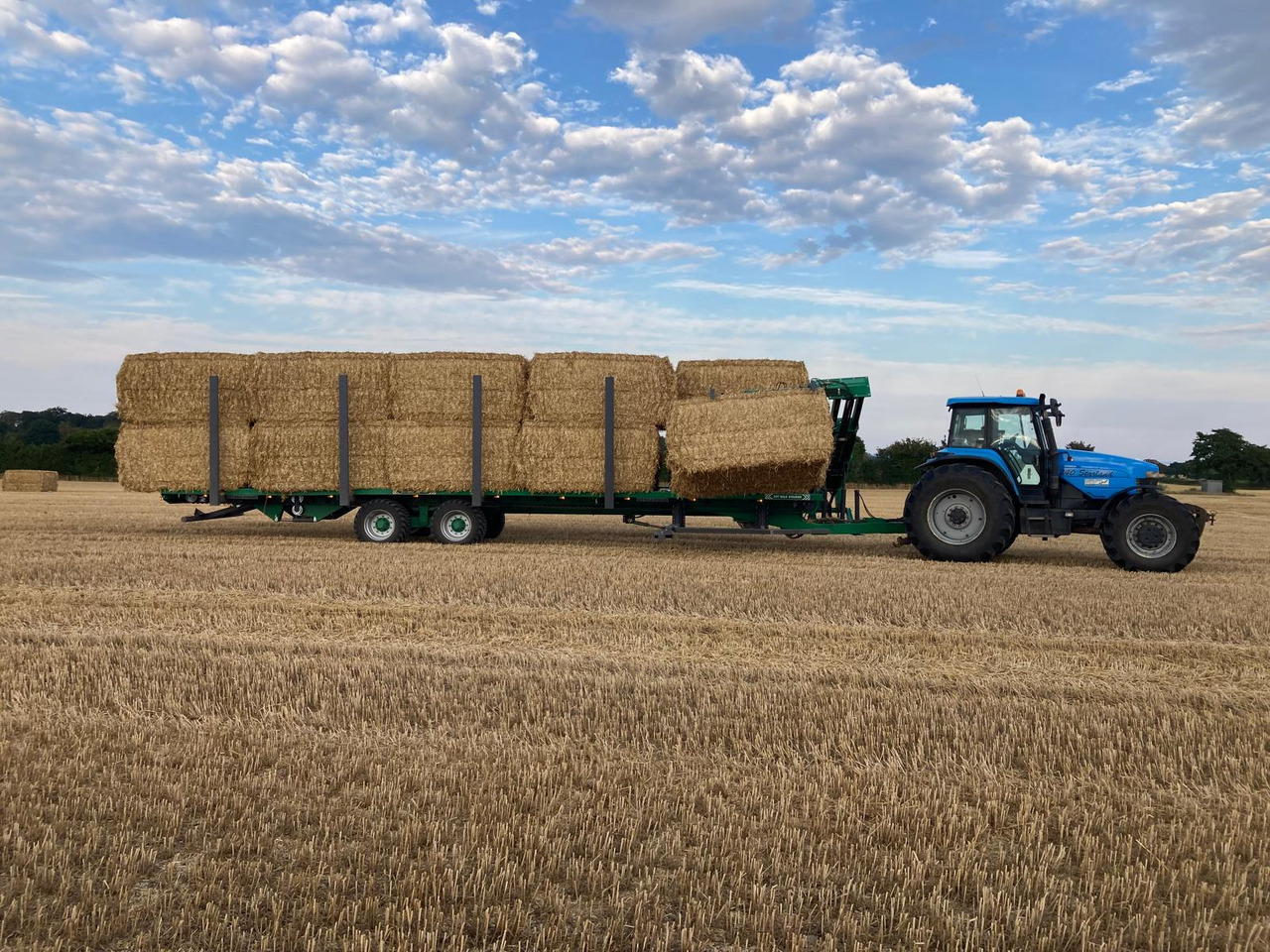 GST BALE STACKER - Ladewagen: das Bild 1 GST BALE STACKER - Ladewagen: das Bild 1