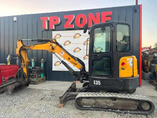 Bobcat E35 Cabine à 22500 € HT - Minibagger: das Bild 2 Bobcat E35 Cabine à 22500 € HT - Minibagger: das Bild 2