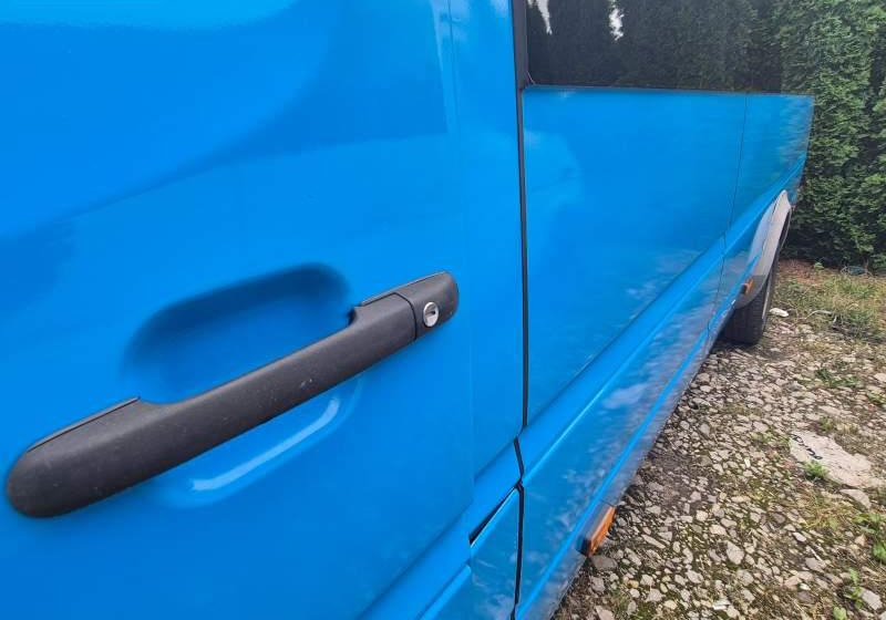 Mercedes-Benz Sprinter 413 CDI 20+6 - Kleinbus, Personentransporter: das Bild 4 Mercedes-Benz Sprinter 413 CDI 20+6 - Kleinbus, Personentransporter: das Bild 4