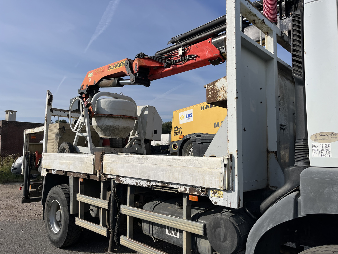 RENAULT Kerax 370dci 4x4 plateau grue Palfinger pk29002 - Pritsche LKW, Autokran: das Bild 3 RENAULT Kerax 370dci 4x4 plateau grue Palfinger pk29002 - Pritsche LKW, Autokran: das Bild 3