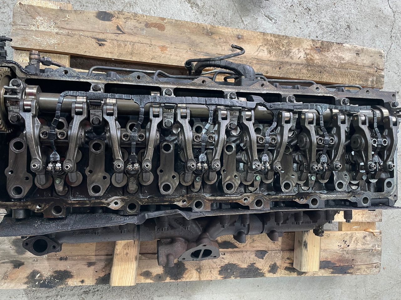 MAN Motor MAN Lions City D2066 LUH 52 Zylinderkopf Nockenwelle - Zylinderkopf für Bus: das Bild 2 MAN Motor MAN Lions City D2066 LUH 52 Zylinderkopf Nockenwelle - Zylinderkopf für Bus: das Bild 2