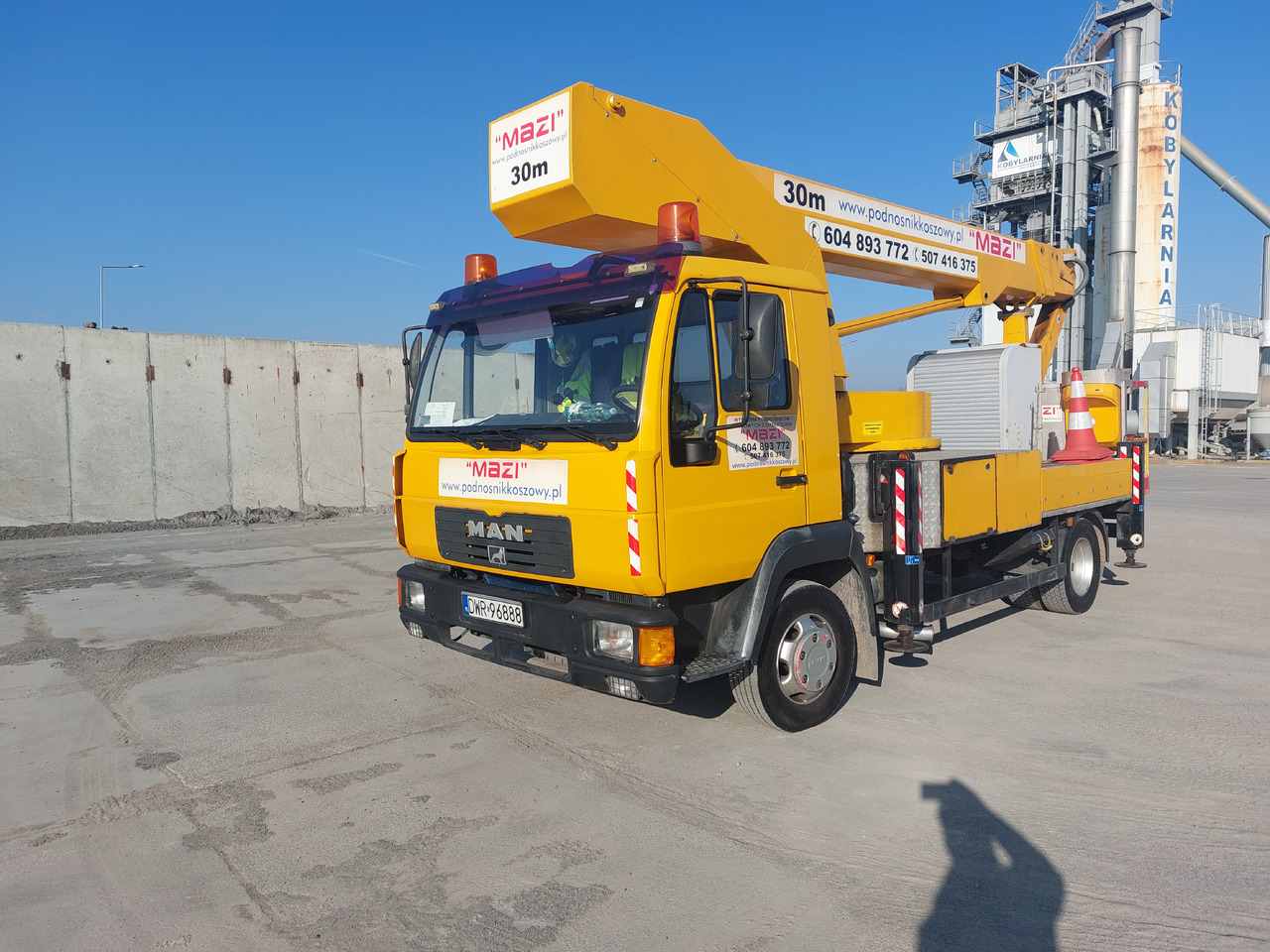Man 8.163 Bison TKA 30 - LKW mit Arbeitsbühne: das Bild 1 Man 8.163 Bison TKA 30 - LKW mit Arbeitsbühne: das Bild 1