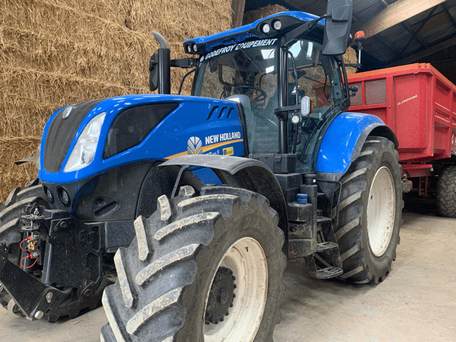 NEW-HOLLAND T7.215S - Traktor: das Bild 1 NEW-HOLLAND T7.215S - Traktor: das Bild 1