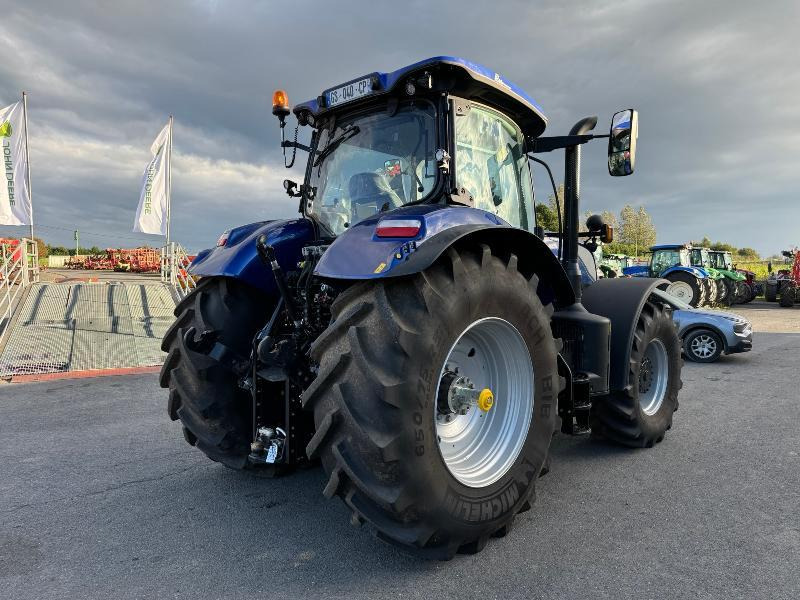 NEW-HOLLAND T7.245 AC - Traktor: das Bild 4 NEW-HOLLAND T7.245 AC - Traktor: das Bild 4
