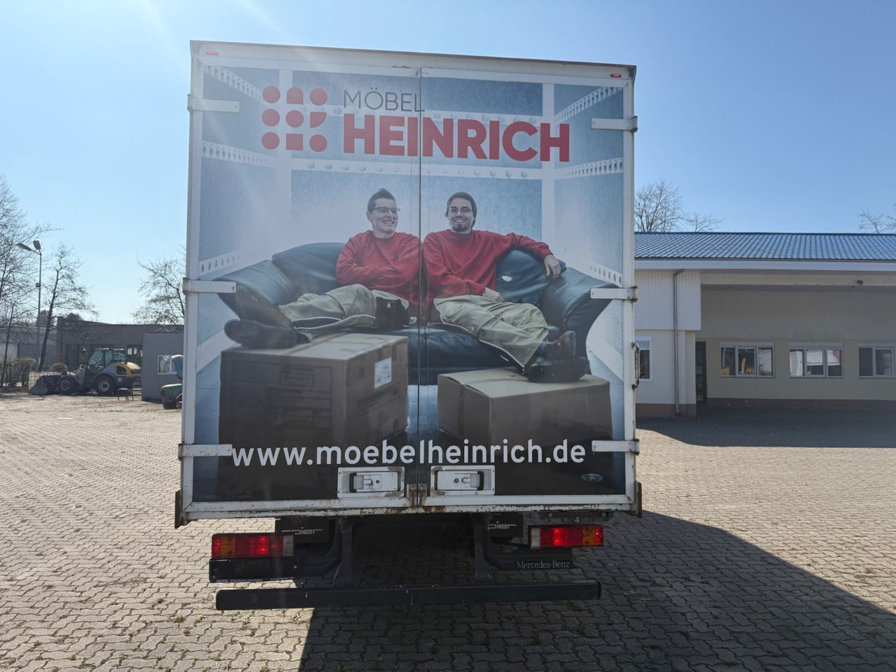 Mercedes-Benz 815 - Koffer LKW: das Bild 4 Mercedes-Benz 815 - Koffer LKW: das Bild 4