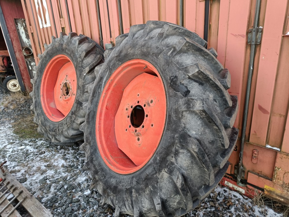 Taurus 18.4R38 renkaat - Fendt Farmer - Komplettrad: das Bild 2 Taurus 18.4R38 renkaat - Fendt Farmer - Komplettrad: das Bild 2