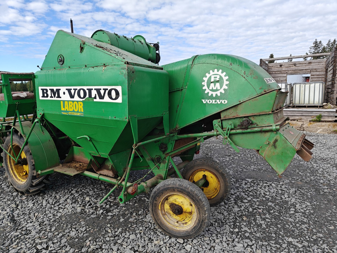 Volvo BM ST257 leikkuupuimuri työleveys 190cm, vaikka koeruutupuimuriksi, katso video! - Mähdrescher: das Bild 5 Volvo BM ST257 leikkuupuimuri työleveys 190cm, vaikka koeruutupuimuriksi, katso video! - Mähdrescher: das Bild 5