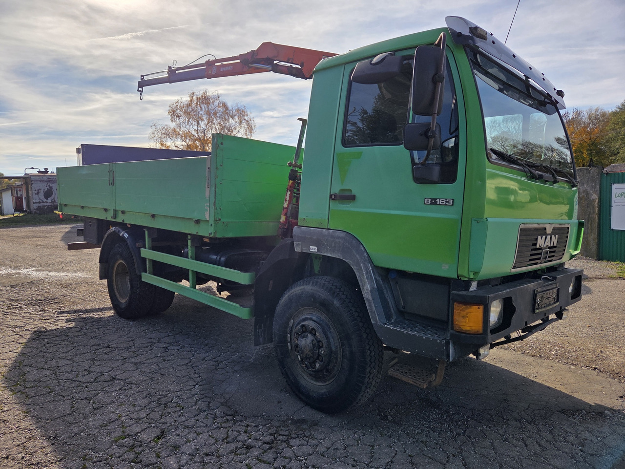 MAN 8.163 4x4 + crane FASSI F45A.22 - Pritsche LKW: das Bild 3 MAN 8.163 4x4 + crane FASSI F45A.22 - Pritsche LKW: das Bild 3