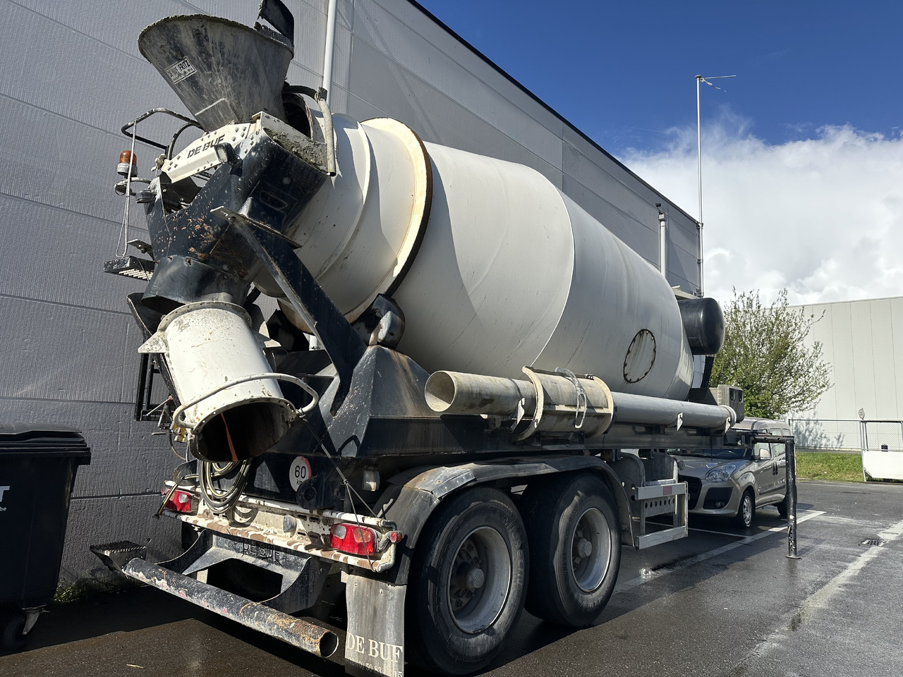 De Buf - Siloauflieger: das Bild 2 De Buf - Siloauflieger: das Bild 2