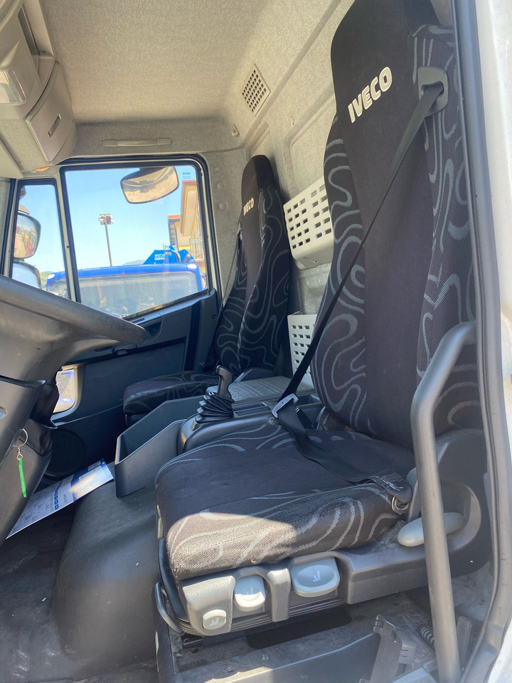 IVECO EUROCARGO 120E25 - Autokran: das Bild 5 IVECO EUROCARGO 120E25 - Autokran: das Bild 5