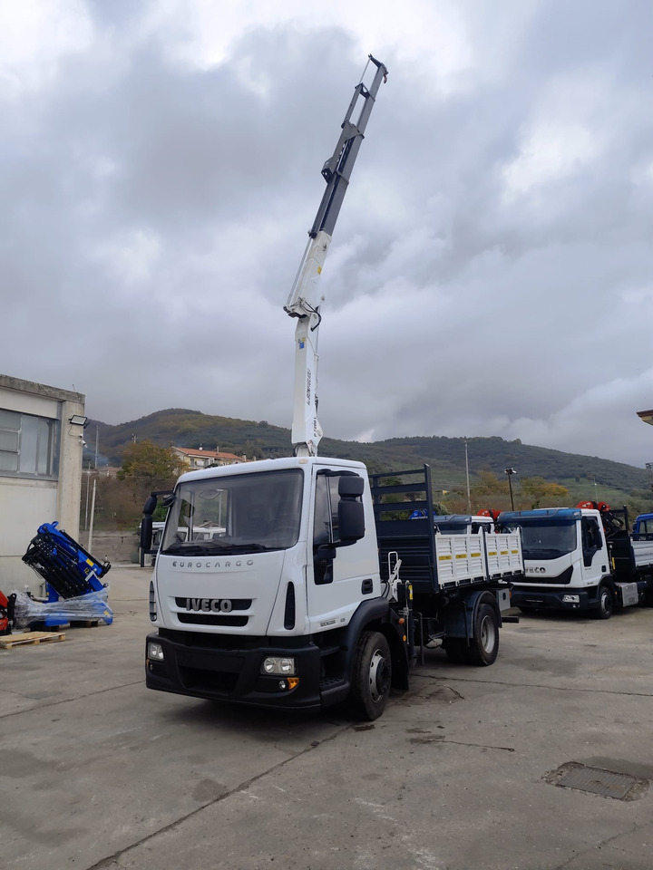 IVECO EUROCARGO 120E28P - Autokran, Kipper: das Bild 1 IVECO EUROCARGO 120E28P - Autokran, Kipper: das Bild 1