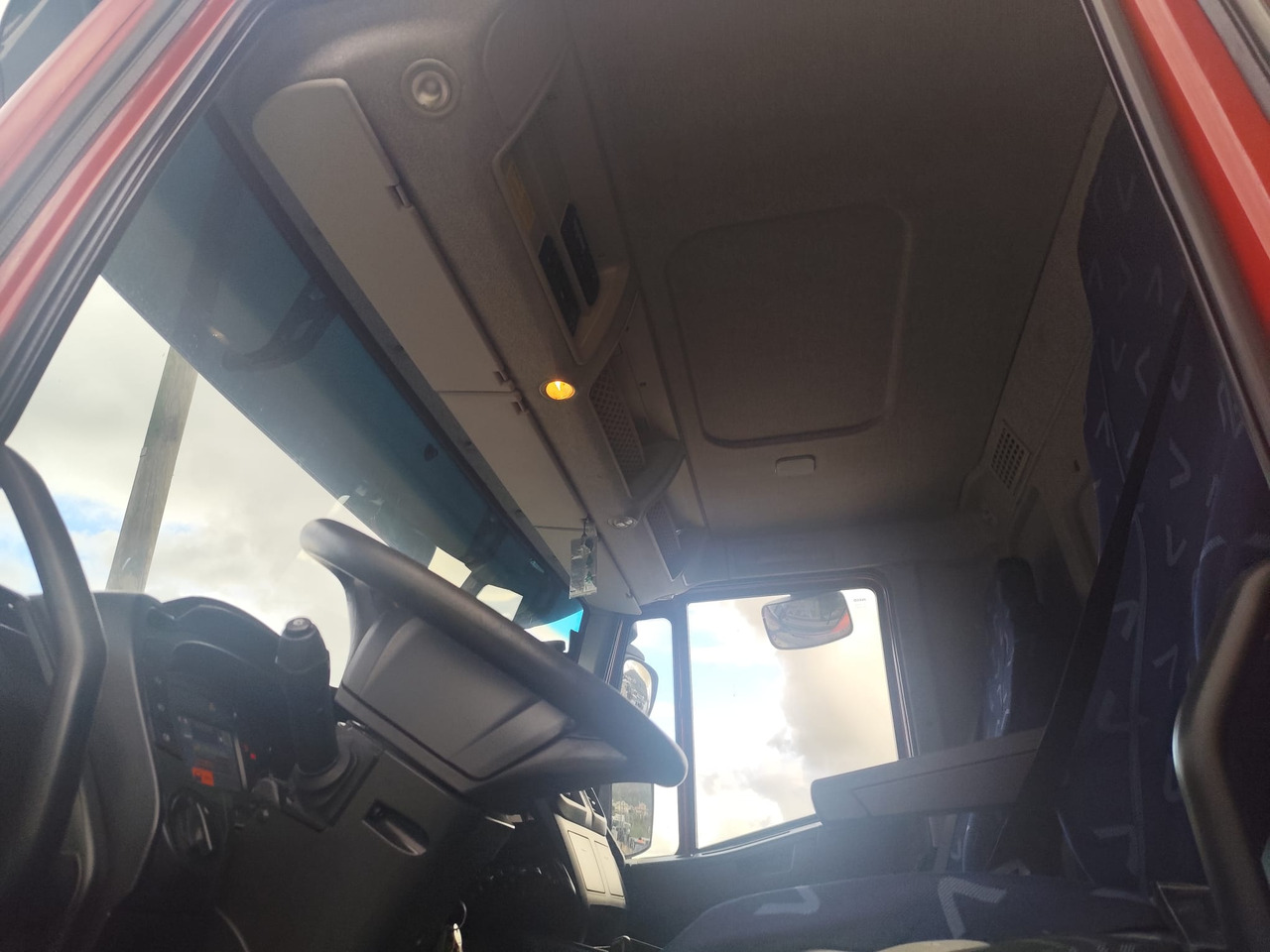 IVECO STRALIS 190S31 - Fahrgestell LKW: das Bild 4 IVECO STRALIS 190S31 - Fahrgestell LKW: das Bild 4