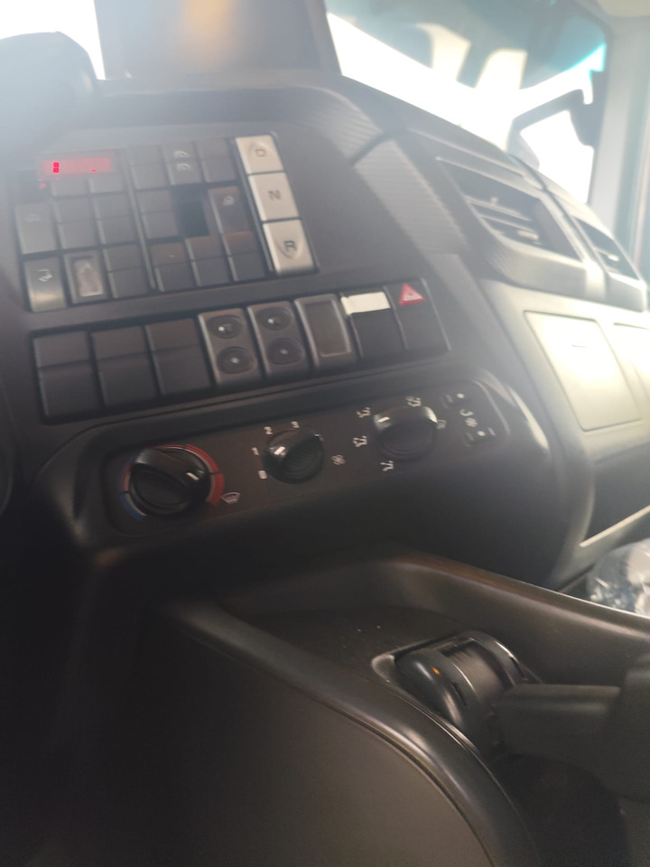 IVECO STRALIS 190S31 - Fahrgestell LKW: das Bild 3 IVECO STRALIS 190S31 - Fahrgestell LKW: das Bild 3