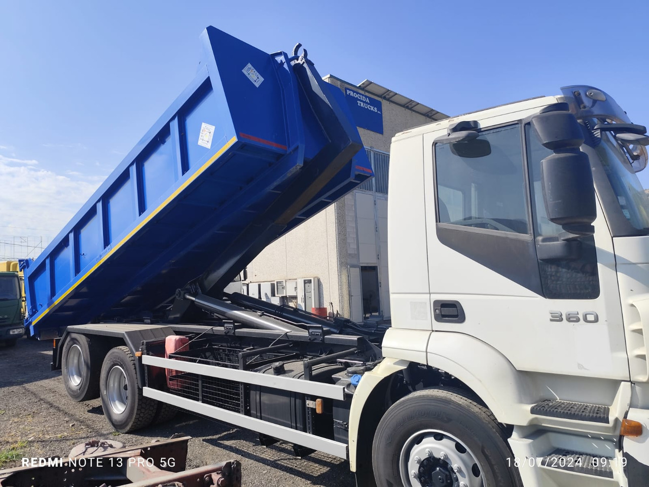 IVECO STRALIS 260S36 - Abrollkipper: das Bild 3 IVECO STRALIS 260S36 - Abrollkipper: das Bild 3