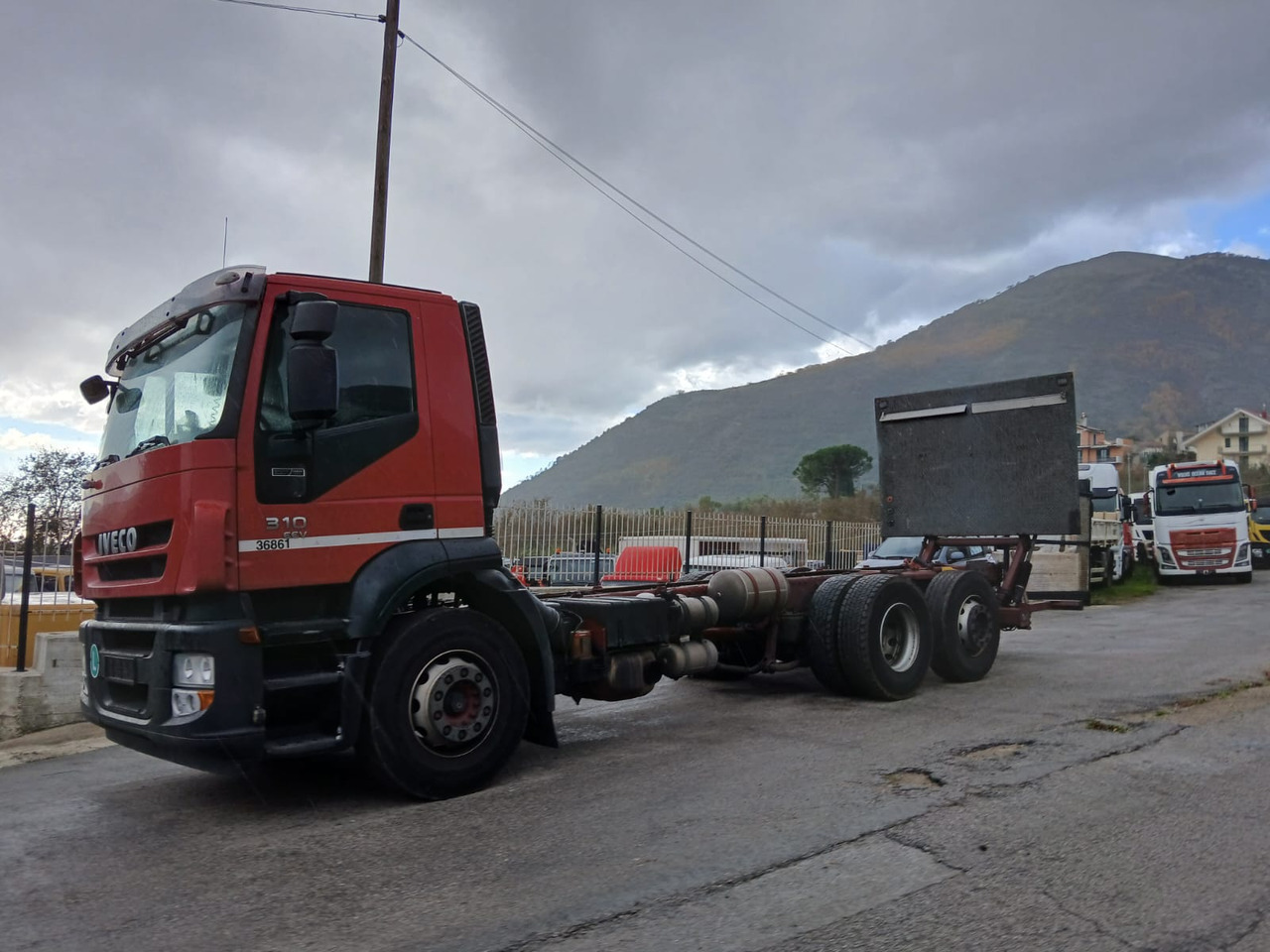 IVECO STRALIS AD 260S31 - Fahrgestell LKW: das Bild 1 IVECO STRALIS AD 260S31 - Fahrgestell LKW: das Bild 1