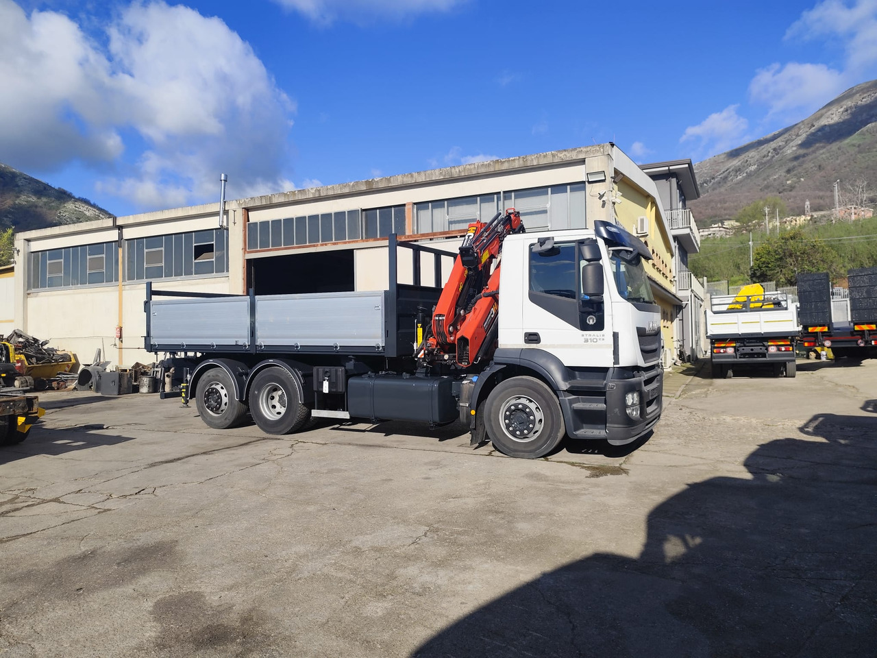 IVECO STRALIS CUBE 260S31 - Autokran, Kipper: das Bild 4 IVECO STRALIS CUBE 260S31 - Autokran, Kipper: das Bild 4