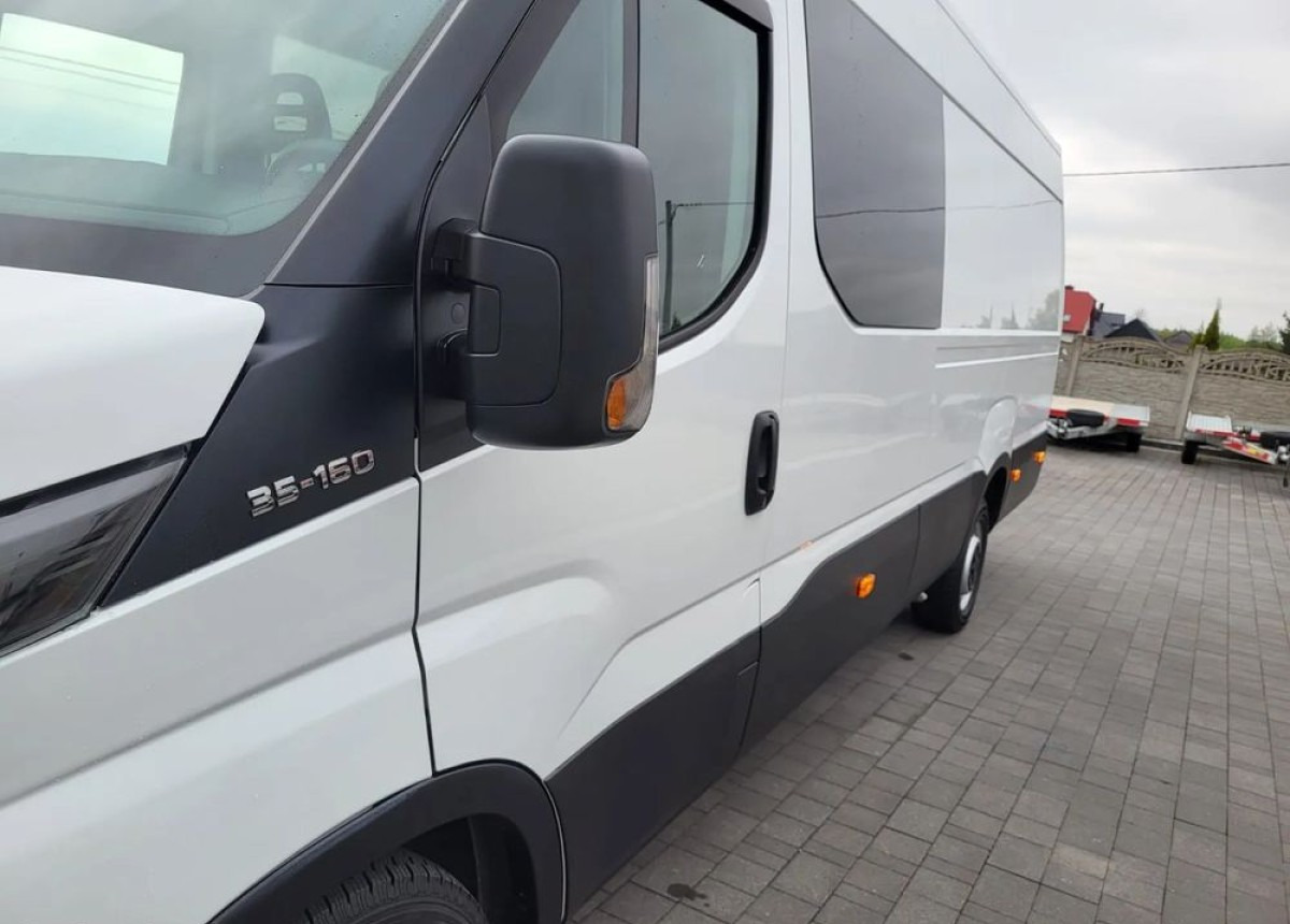 Iveco Daily Max 7 -osobowe - Transporter mit Doppelkabine: das Bild 5 Iveco Daily Max 7 -osobowe - Transporter mit Doppelkabine: das Bild 5