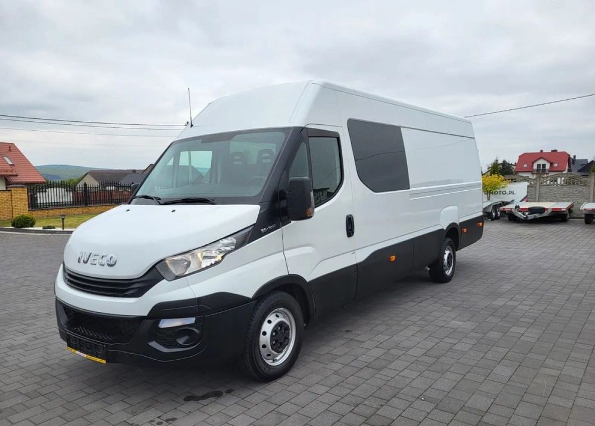 Iveco Daily Max 7 -osobowe - Transporter mit Doppelkabine: das Bild 3 Iveco Daily Max 7 -osobowe - Transporter mit Doppelkabine: das Bild 3