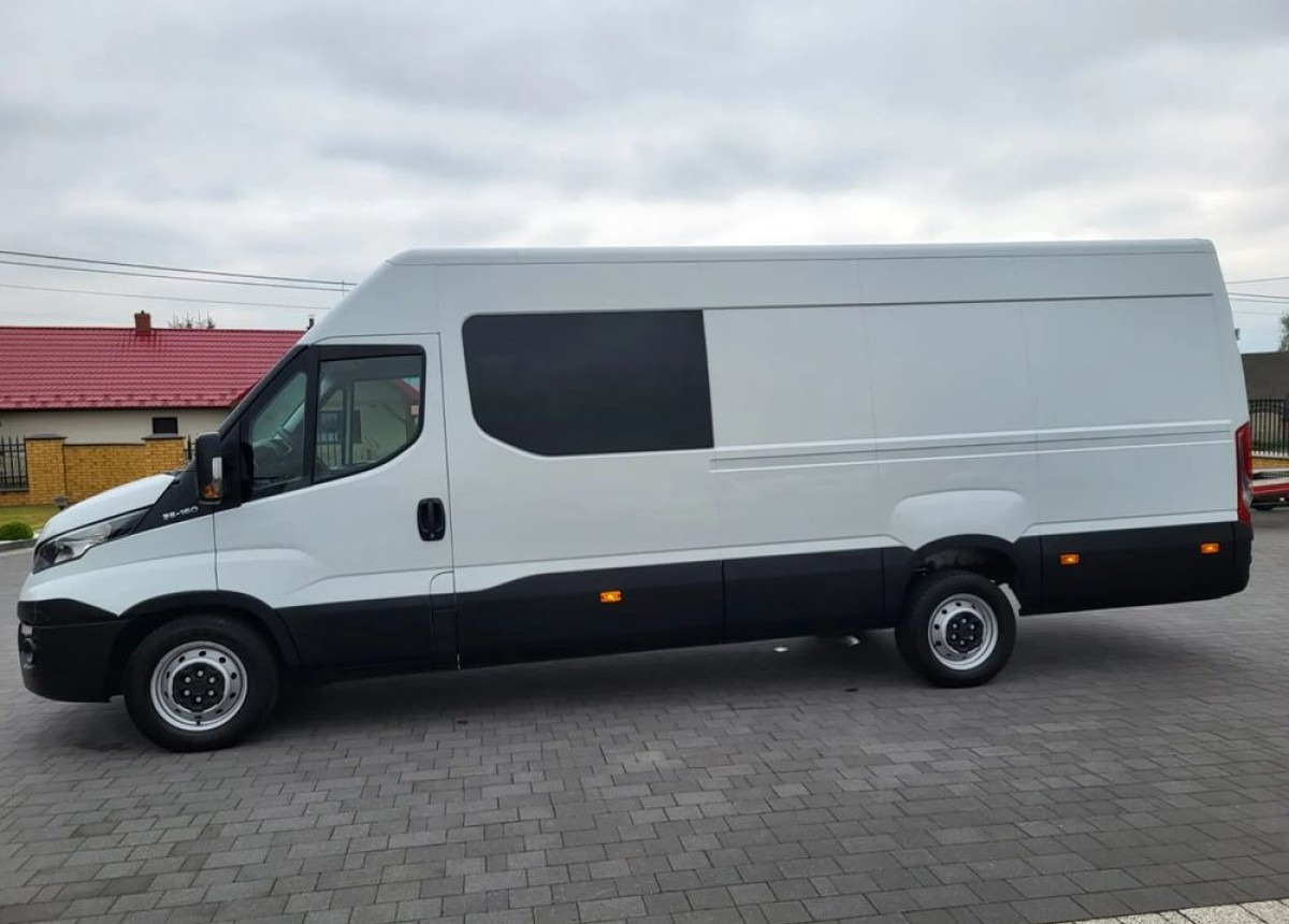 Iveco Daily Max 7 -osobowe - Transporter mit Doppelkabine: das Bild 4 Iveco Daily Max 7 -osobowe - Transporter mit Doppelkabine: das Bild 4