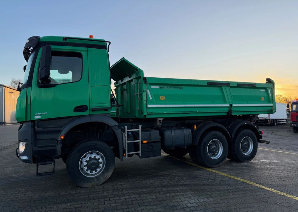 Mercedes-Benz AROCS 3345/6x6/ Wywrotka Miller Bordmatic - Kipper: das Bild 2 Mercedes-Benz AROCS 3345/6x6/ Wywrotka Miller Bordmatic - Kipper: das Bild 2