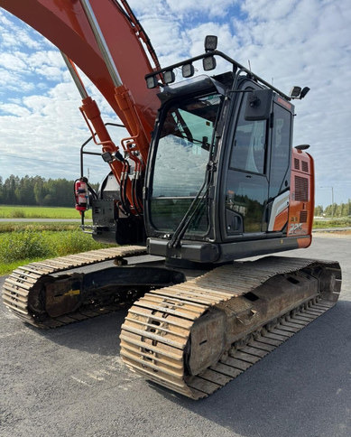 HitachiZX225USLC-7 + Engcon - Kettenbagger: das Bild 4 HitachiZX225USLC-7 + Engcon - Kettenbagger: das Bild 4