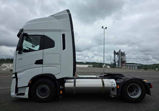 IvecoS-Way 460 4x2 LNG / LBG - Sattelzugmaschine: das Bild 2 IvecoS-Way 460 4x2 LNG / LBG - Sattelzugmaschine: das Bild 2