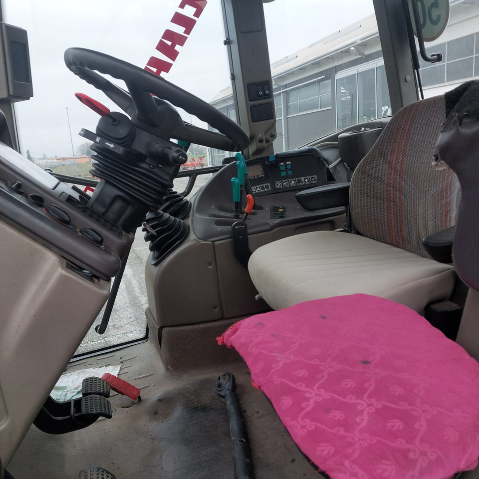 CLAAS ARES 836 RZ - Traktor: das Bild 2 CLAAS ARES 836 RZ - Traktor: das Bild 2