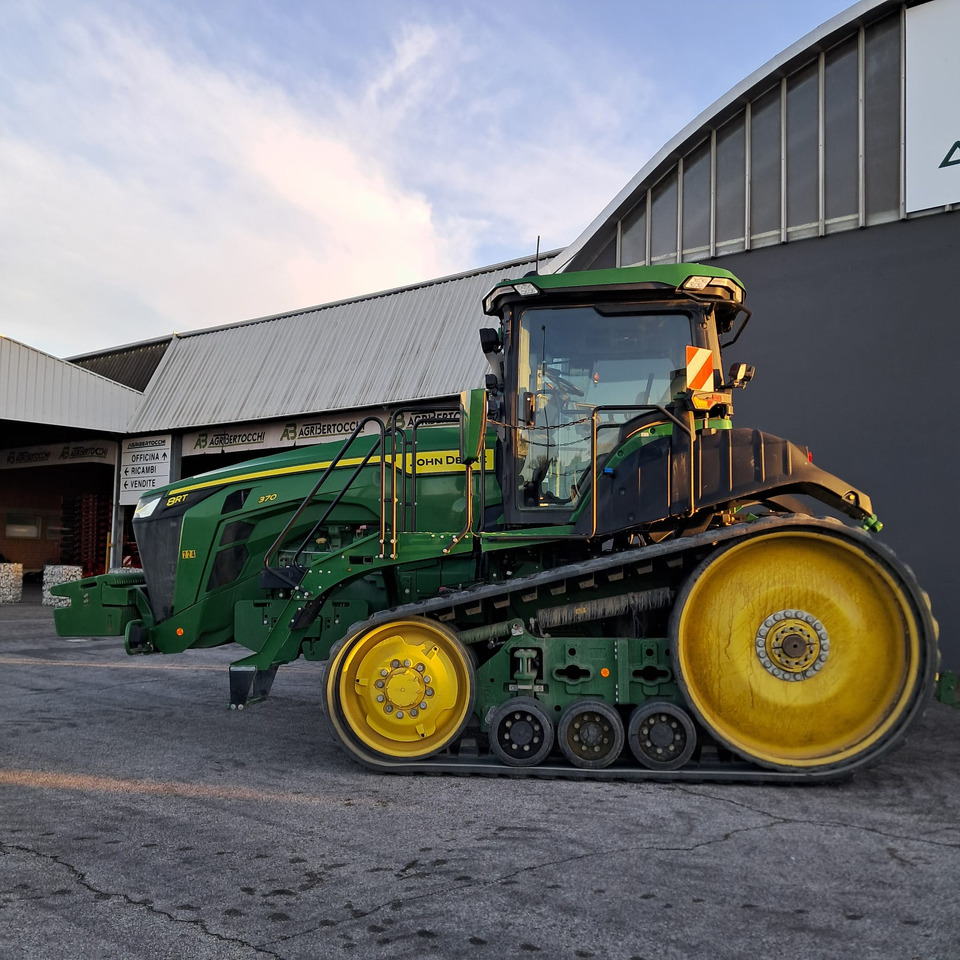 JHON DEERE 8RT 370 - Traktor: das Bild 4 JHON DEERE 8RT 370 - Traktor: das Bild 4
