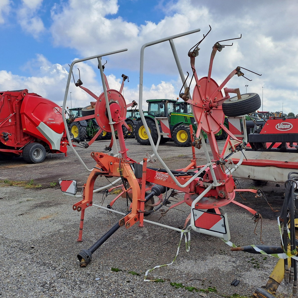 VOLTAFIENO LELY STABILO 600 - Heuwender/ Wenderechen: das Bild 4 VOLTAFIENO LELY STABILO 600 - Heuwender/ Wenderechen: das Bild 4