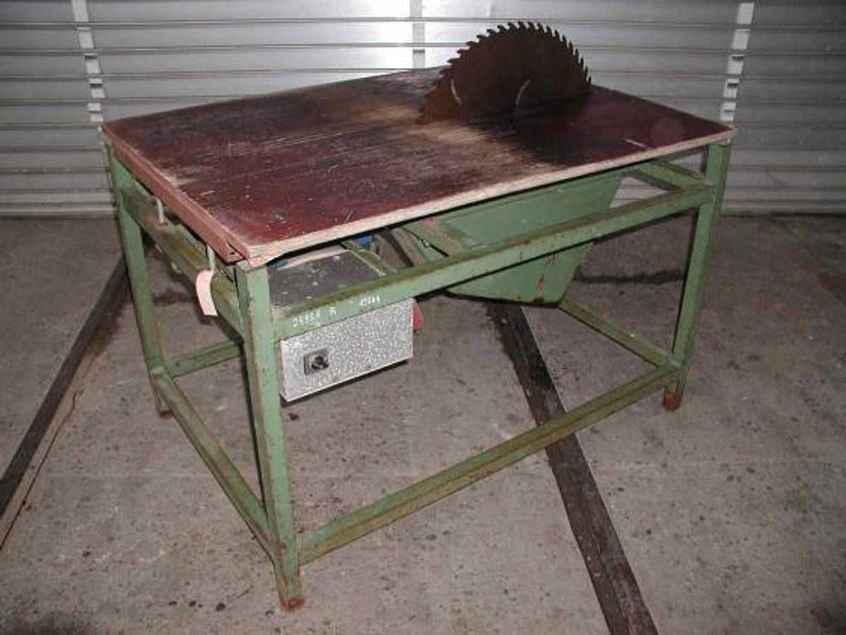 Brennholz-Kreissäge EIGENBAU - Holzbearbeitungsmaschine: das Bild 1 Brennholz-Kreissäge EIGENBAU - Holzbearbeitungsmaschine: das Bild 1