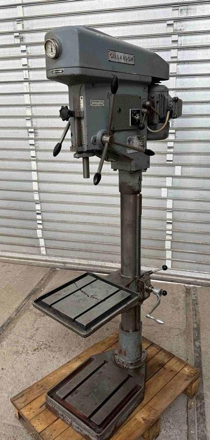 Säulenbohrmaschine GILLARDON - Standbohrmaschine: das Bild 1 Säulenbohrmaschine GILLARDON - Standbohrmaschine: das Bild 1