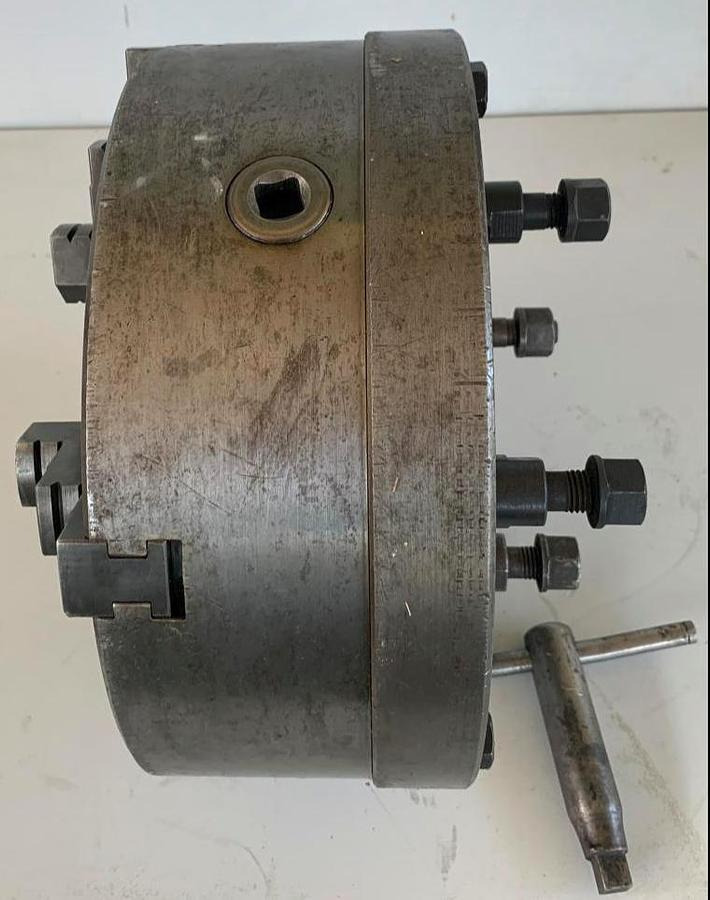 Vierbackenfutter - Metalldrehmaschine: das Bild 3 Vierbackenfutter - Metalldrehmaschine: das Bild 3