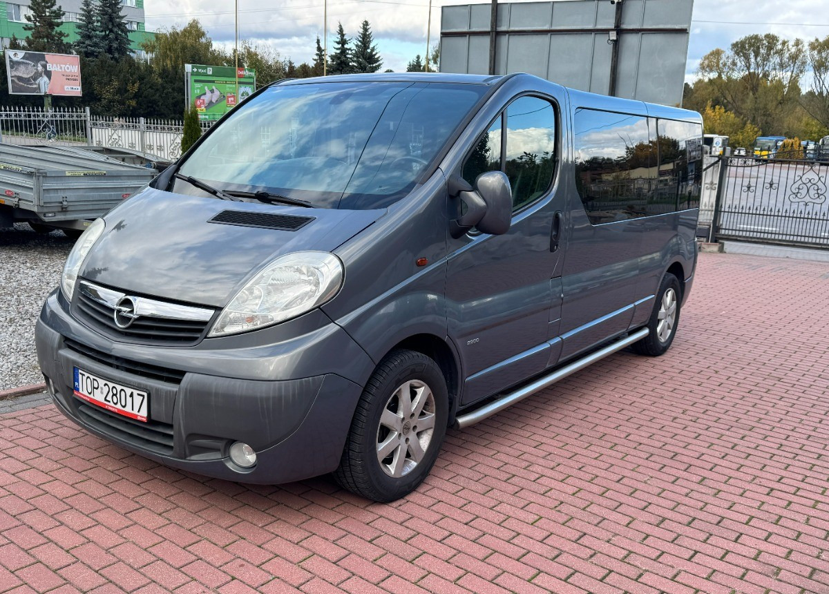 Opel Vivaro LONG 2.5 150KM Brygadówka Brygada Bezwypadkowy Super Stan FV23 - Transporter mit Doppelkabine: das Bild 2 Opel Vivaro LONG 2.5 150KM Brygadówka Brygada Bezwypadkowy Super Stan FV23 - Transporter mit Doppelkabine: das Bild 2