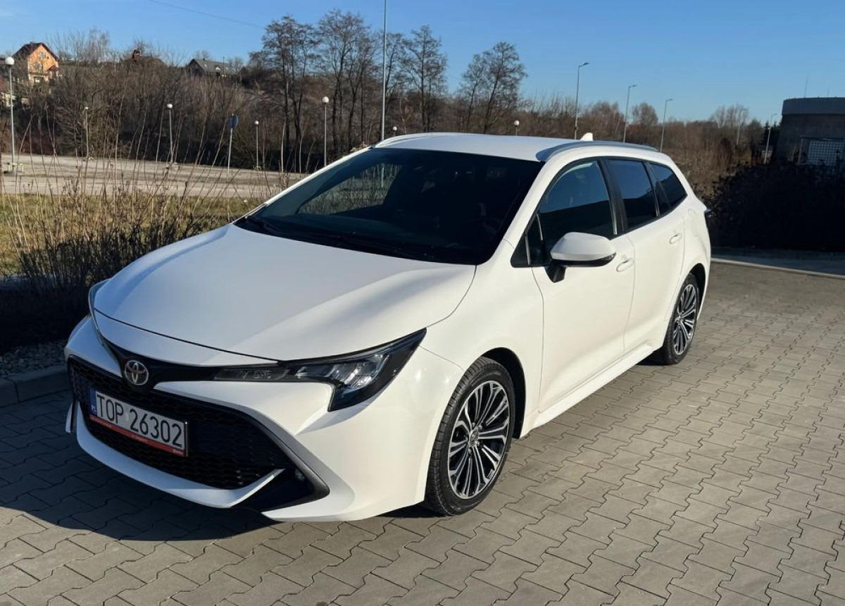 Toyota Corolla 1.8 Hybrid Active Niski przebieg LED FV23 W SUPER STANIE - Kombi: das Bild 3 Toyota Corolla 1.8 Hybrid Active Niski przebieg LED FV23 W SUPER STANIE - Kombi: das Bild 3