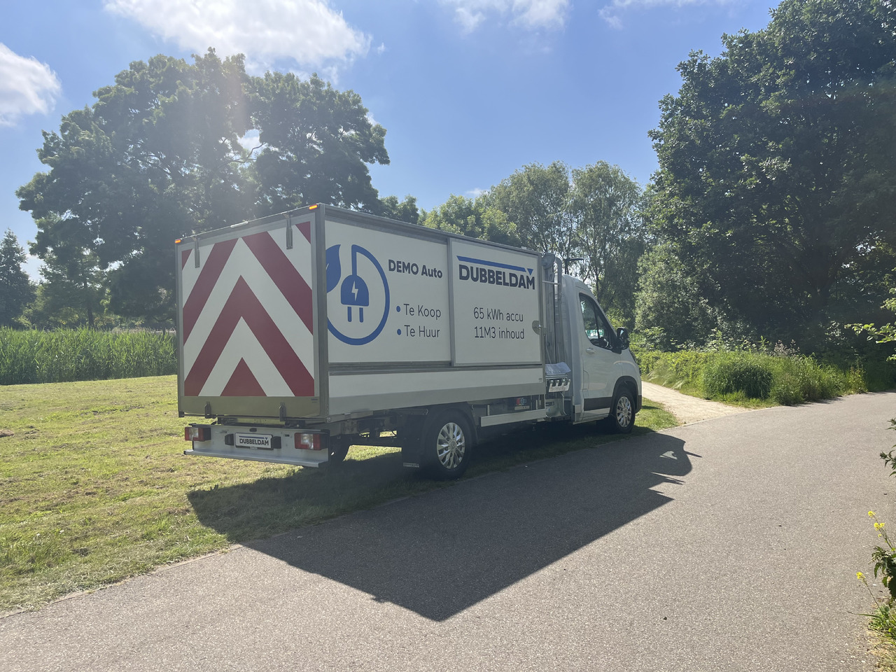 Maxus Delivery9 veegvuil zijbelader - Kipper Transporter, Elektro-Transporter: das Bild 4 Maxus Delivery9 veegvuil zijbelader - Kipper Transporter, Elektro-Transporter: das Bild 4