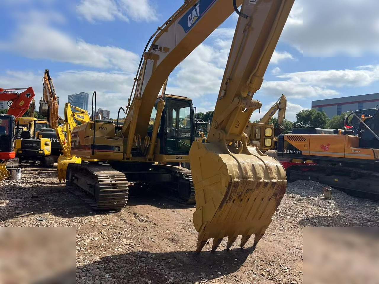 CATERPILLAR 320BL - Kettenbagger: das Bild 1 CATERPILLAR 320BL - Kettenbagger: das Bild 1