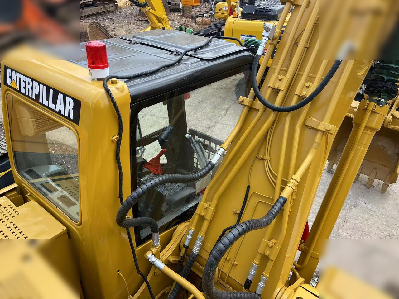 CATERPILLAR 320CL - Kettenbagger: das Bild 5 CATERPILLAR 320CL - Kettenbagger: das Bild 5