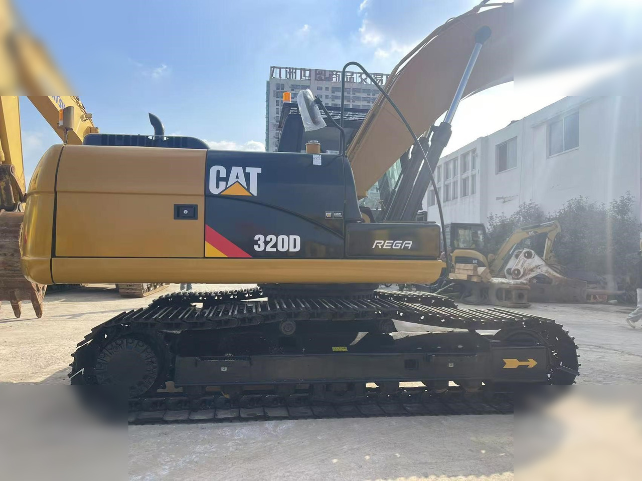 CATERPILLAR 320D - Kettenbagger: das Bild 3 CATERPILLAR 320D - Kettenbagger: das Bild 3