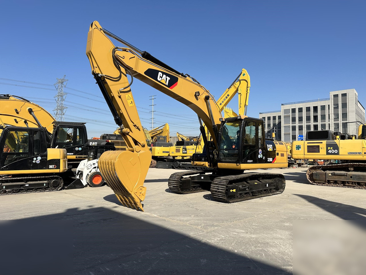 CATERPILLAR 320D - Kettenbagger: das Bild 3 CATERPILLAR 320D - Kettenbagger: das Bild 3