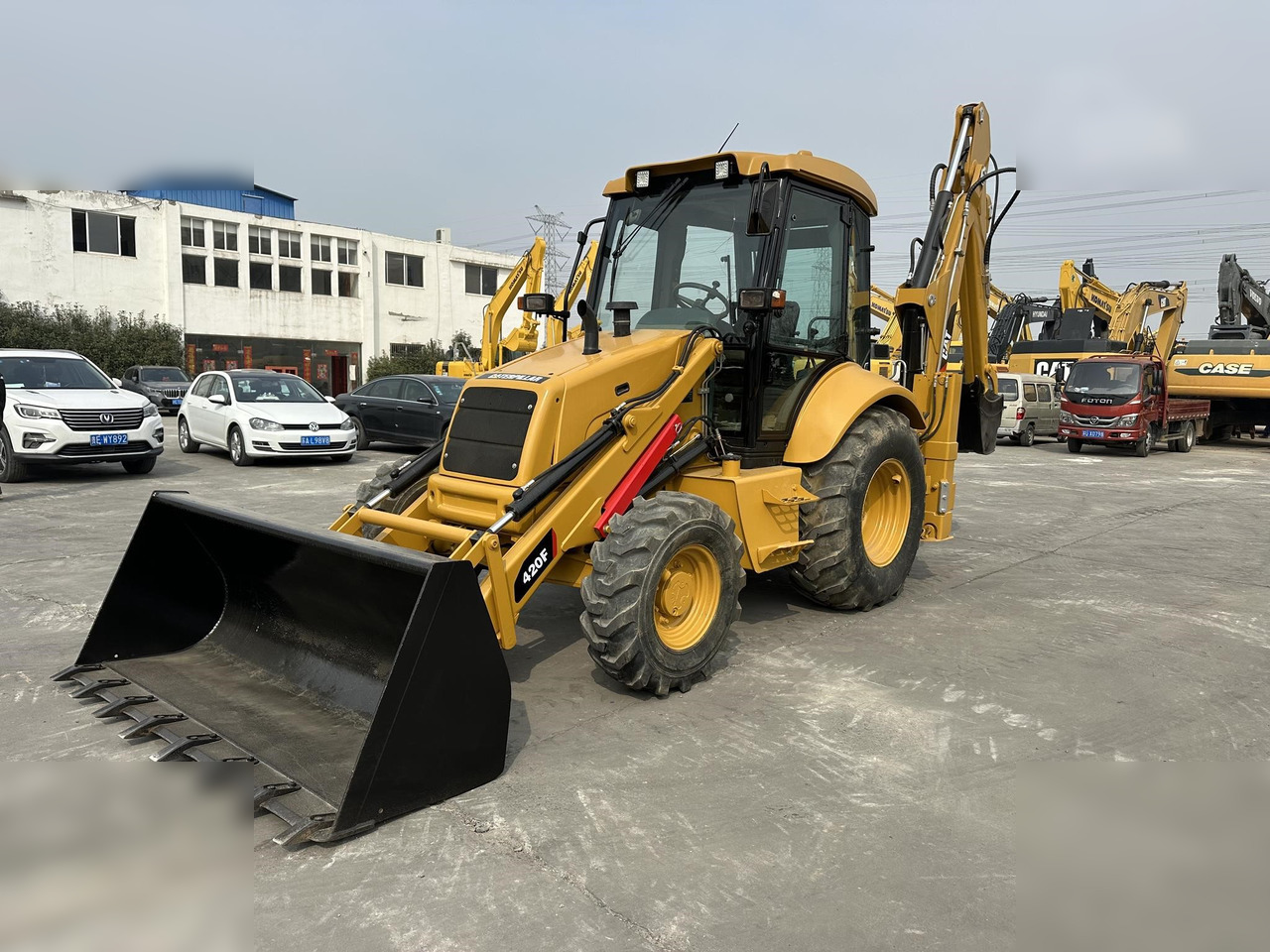 CATERPILLAR 420F - Baggerlader: das Bild 2 CATERPILLAR 420F - Baggerlader: das Bild 2