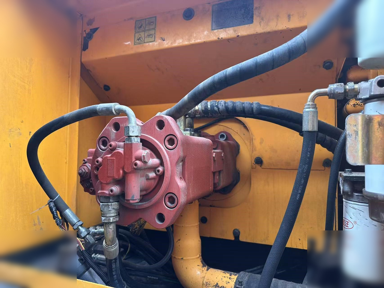 HYUNDAI ROBEX 210 LC-7 - Kettenbagger: das Bild 4 HYUNDAI ROBEX 210 LC-7 - Kettenbagger: das Bild 4