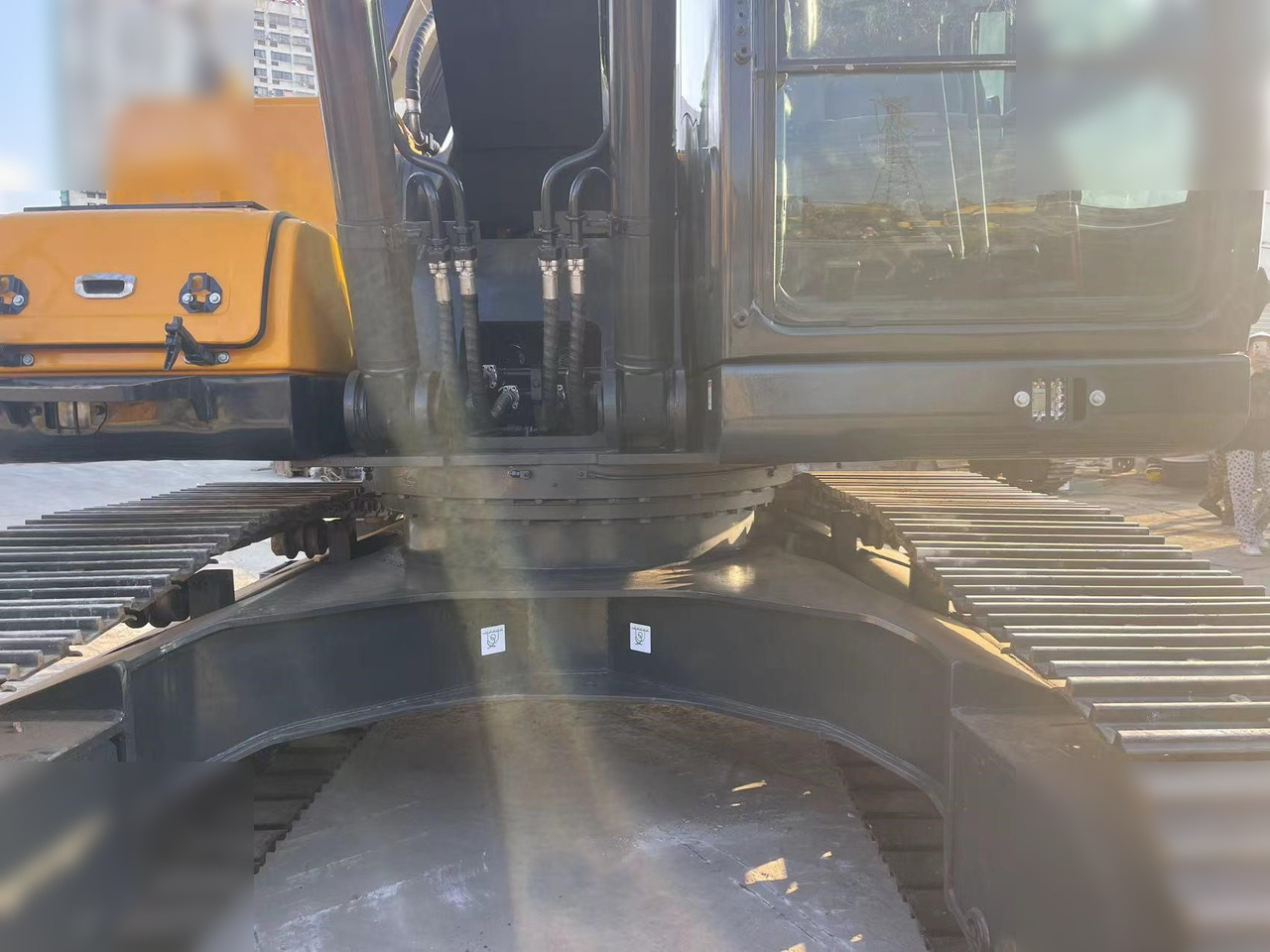 HYUNDAI ROBEX 220 LC-9S - Kettenbagger: das Bild 5 HYUNDAI ROBEX 220 LC-9S - Kettenbagger: das Bild 5