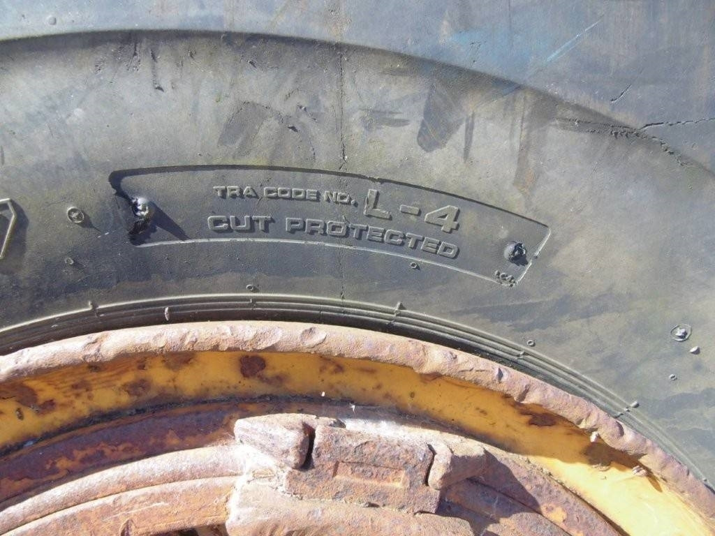 Däck - Reifen für Baumaschine: das Bild 2 Däck - Reifen für Baumaschine: das Bild 2