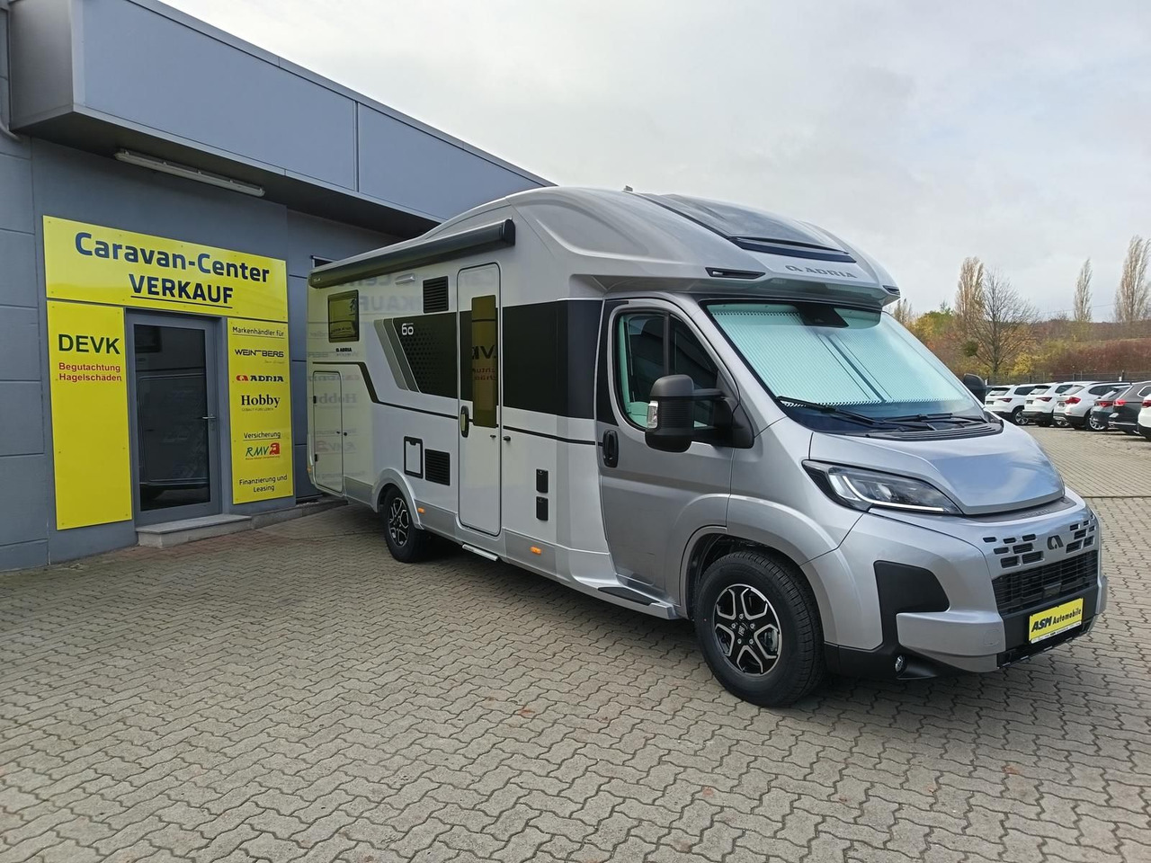 Adria Matrix 60Y 670 SL 4,4t*JUBILEE*MARKISE*LED*NAVI* - Teilintegriertes Wohnmobil: das Bild 2 Adria Matrix 60Y 670 SL 4,4t*JUBILEE*MARKISE*LED*NAVI* - Teilintegriertes Wohnmobil: das Bild 2