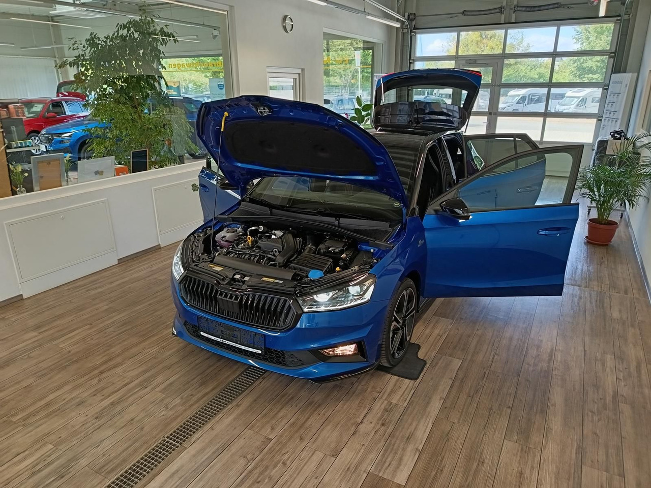 Skoda Fabia Monte Carlo 110 kW DSG*LED*ACC*R-KAM*KESSY - Limousine: das Bild 2 Skoda Fabia Monte Carlo 110 kW DSG*LED*ACC*R-KAM*KESSY - Limousine: das Bild 2