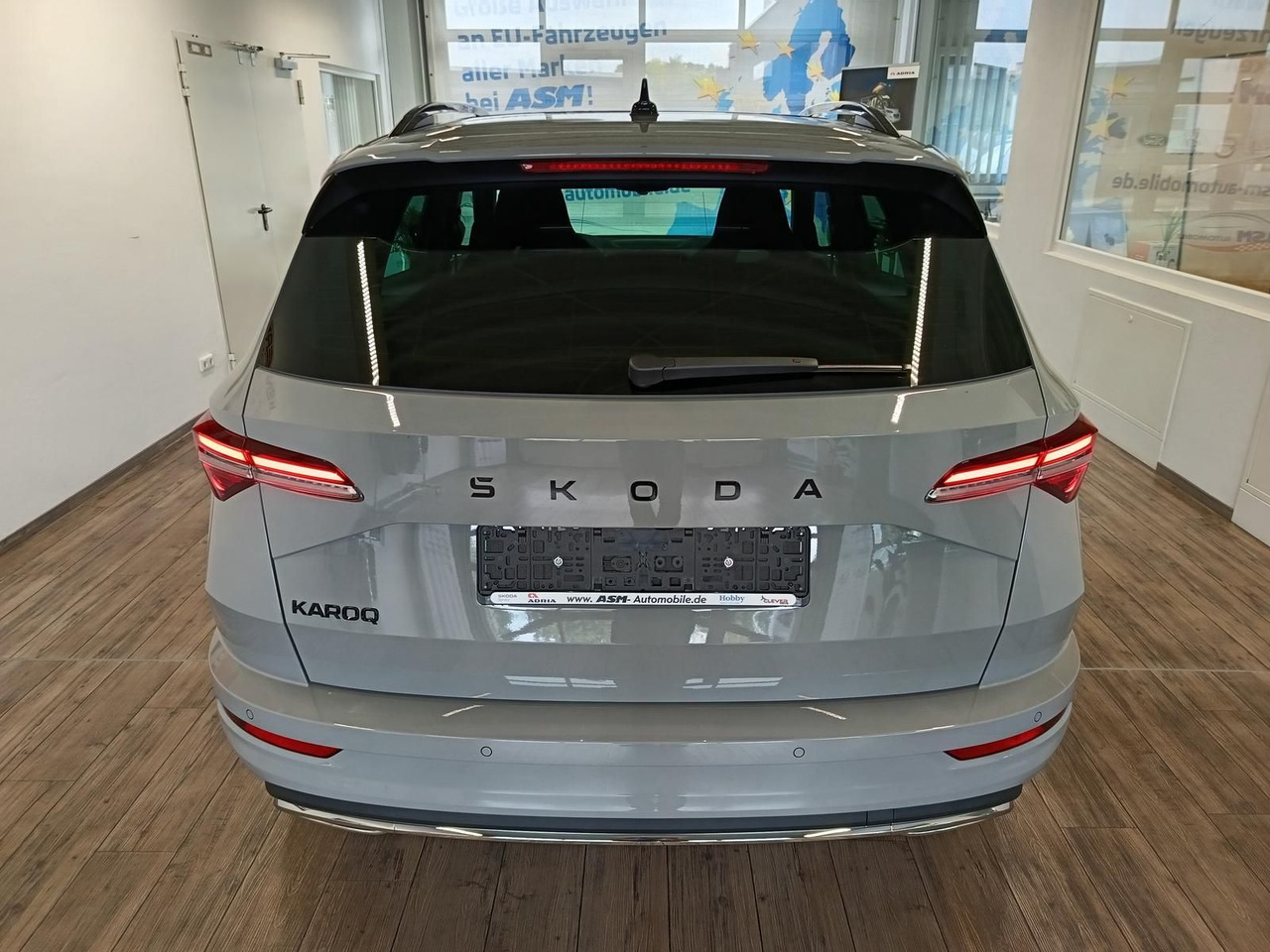 Skoda Karoq Sportline 1,5 TSI DSG*AHK*PSD*STD.HZG*NAVI - SUV/ Geländewagen: das Bild 5 Skoda Karoq Sportline 1,5 TSI DSG*AHK*PSD*STD.HZG*NAVI - SUV/ Geländewagen: das Bild 5